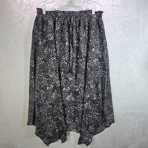 Time and Tru Asymmetrical Black and White Skirt Size Large 12-14